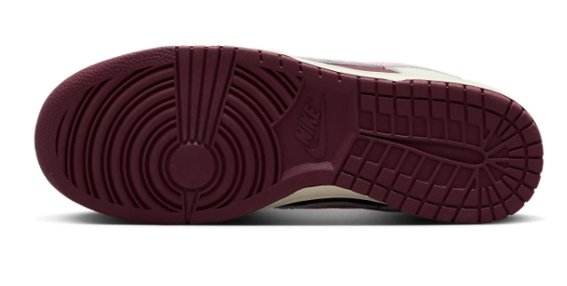 Nike Dunk Low Premium 'Valentine's Day 2023' | Table for Two
